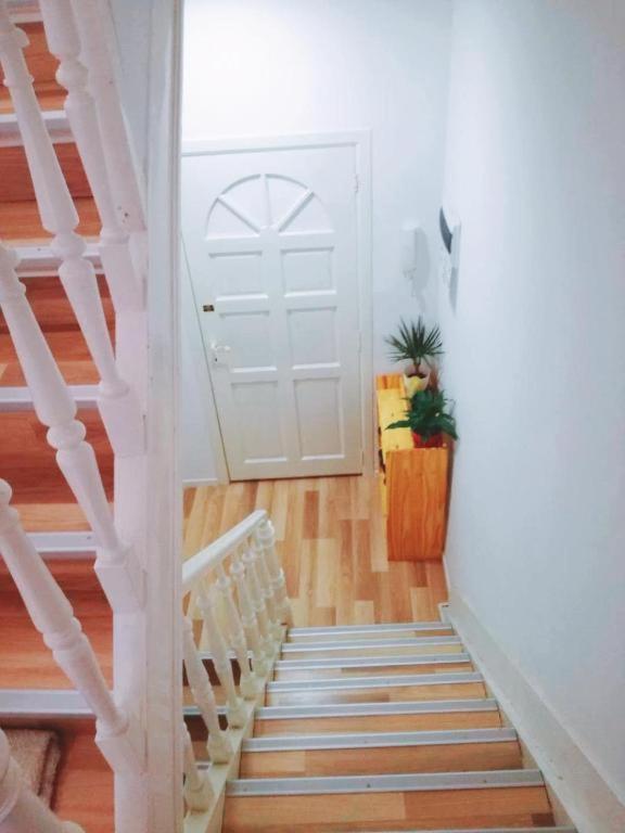 Cozy Rooms With Share The Bathroom And Kitchen Bruxelles Eksteriør billede