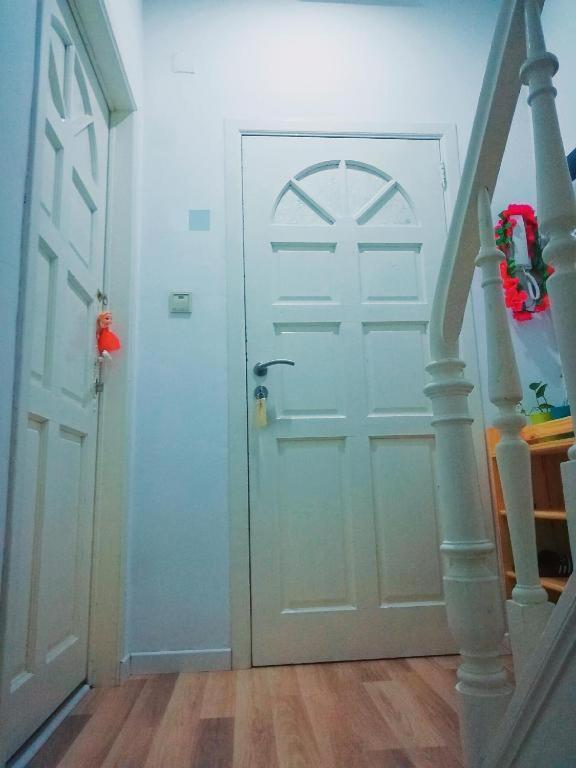 Cozy Rooms With Share The Bathroom And Kitchen Bruxelles Eksteriør billede