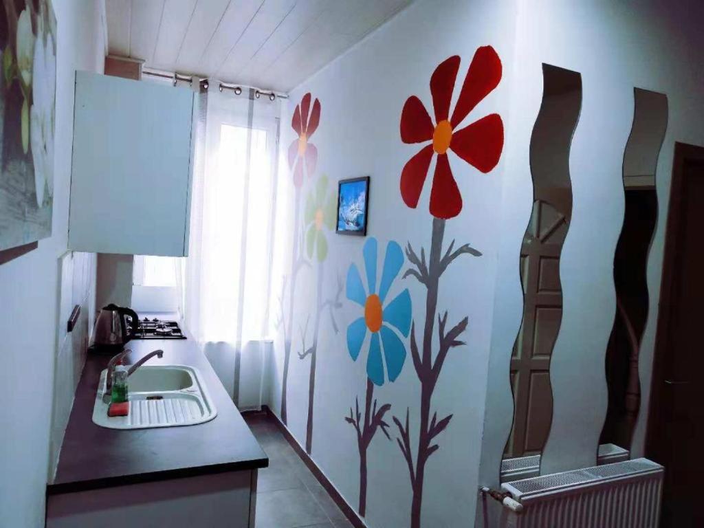 Cozy Rooms With Share The Bathroom And Kitchen Bruxelles Eksteriør billede