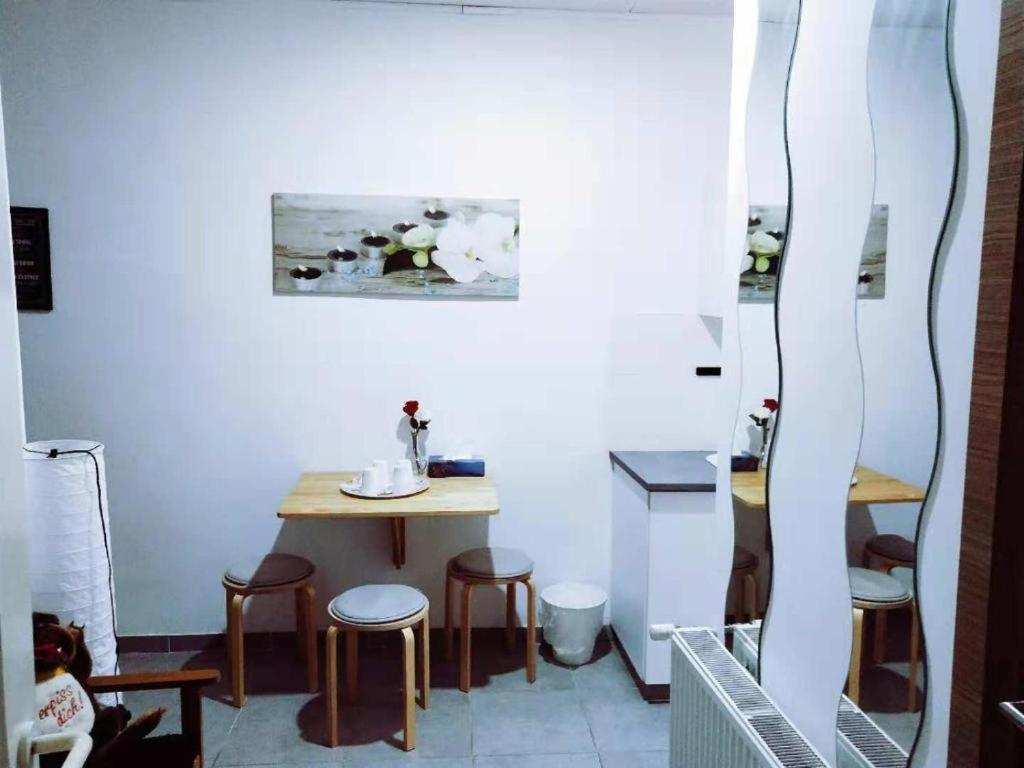 Cozy Rooms With Share The Bathroom And Kitchen Bruxelles Eksteriør billede